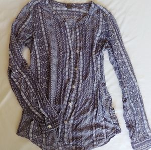 Soft lightweight Eddie Bauer button up